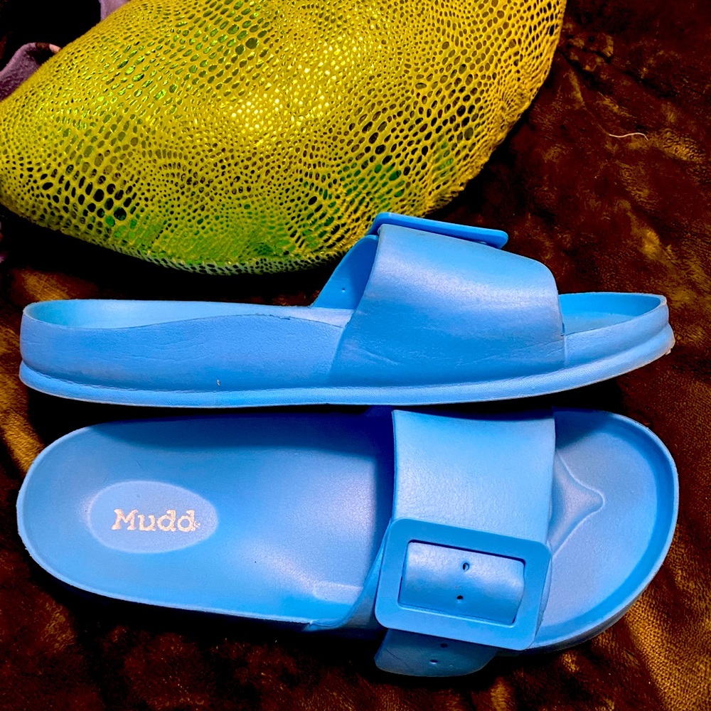 Mudd brand slides size 10